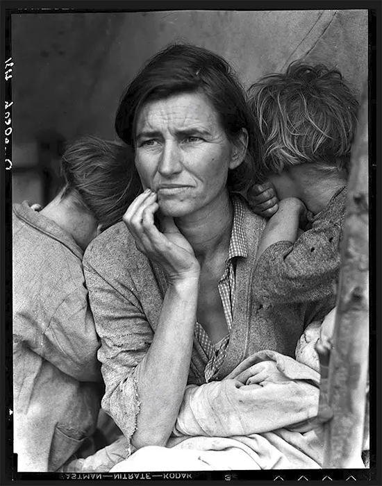 'Migrant Mother' by Dorothea Lange